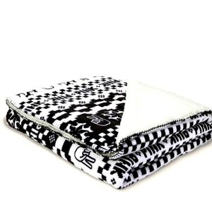 NWT PINK by VS Sherpa Blanket